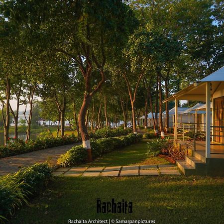 White Feather Resort Kauncha Silvassa Buitenkant foto