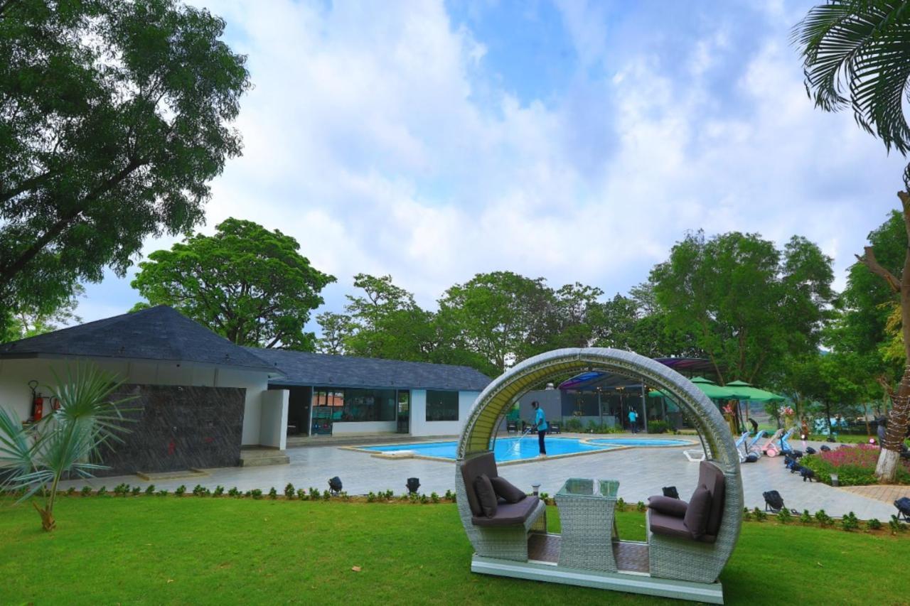 White Feather Resort Kauncha Silvassa Buitenkant foto