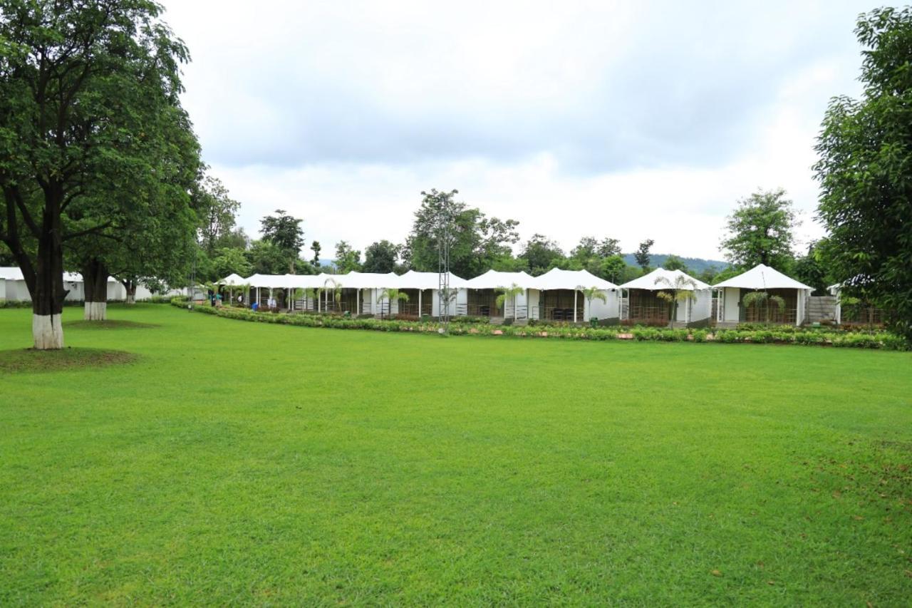 White Feather Resort Kauncha Silvassa Buitenkant foto