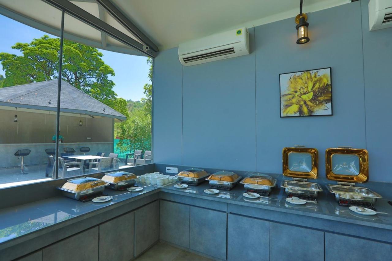 White Feather Resort Kauncha Silvassa Buitenkant foto