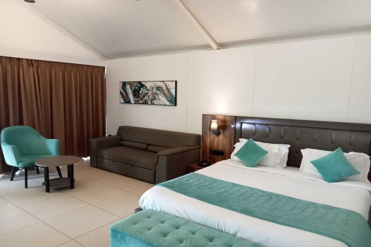 White Feather Resort Kauncha Silvassa Buitenkant foto