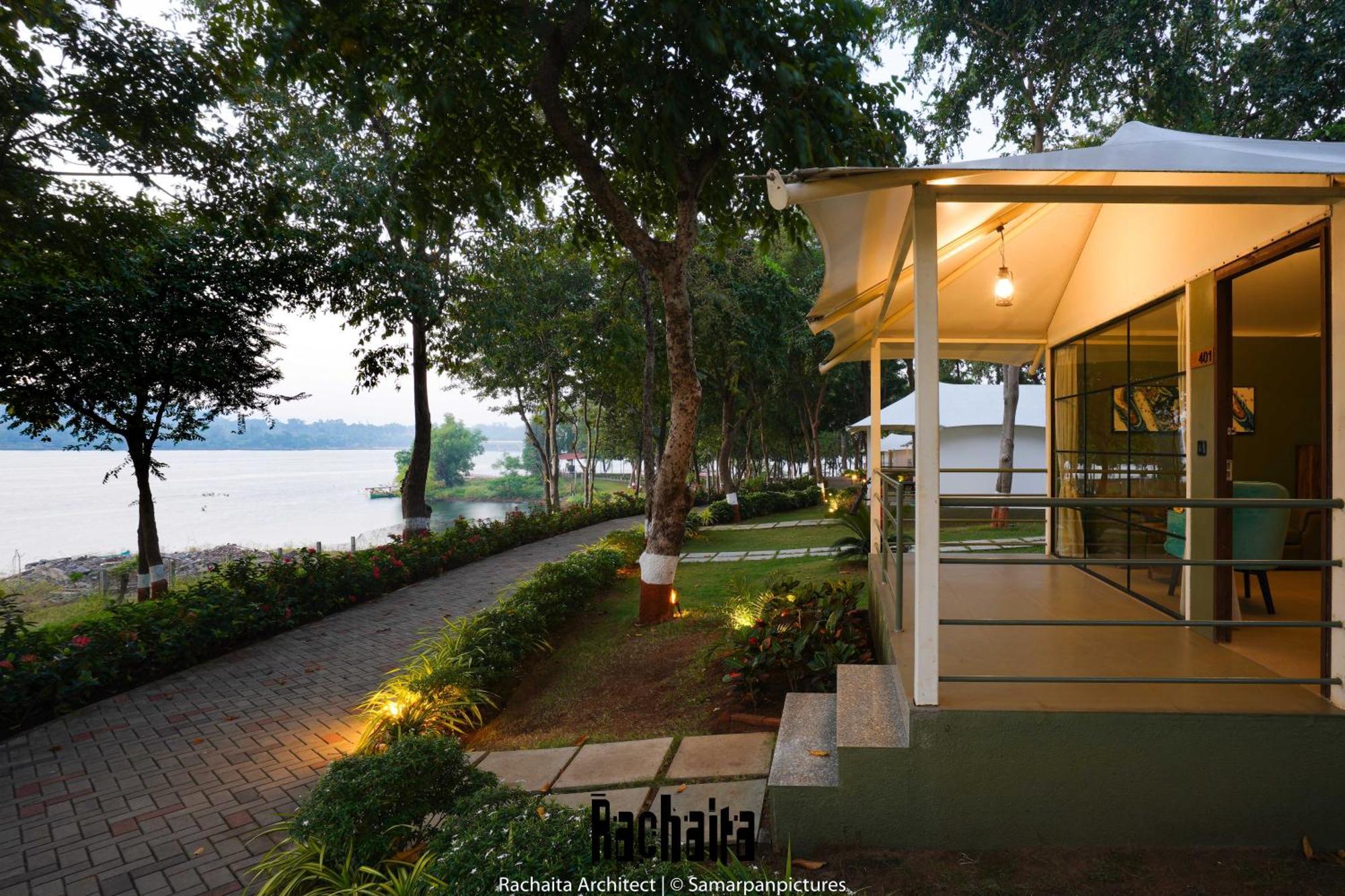 White Feather Resort Kauncha Silvassa Buitenkant foto