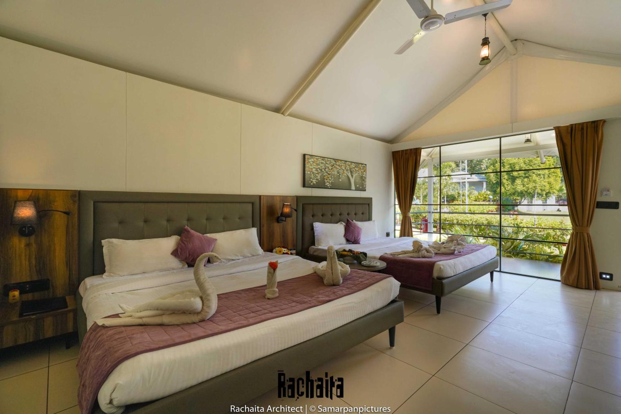 White Feather Resort Kauncha Silvassa Buitenkant foto