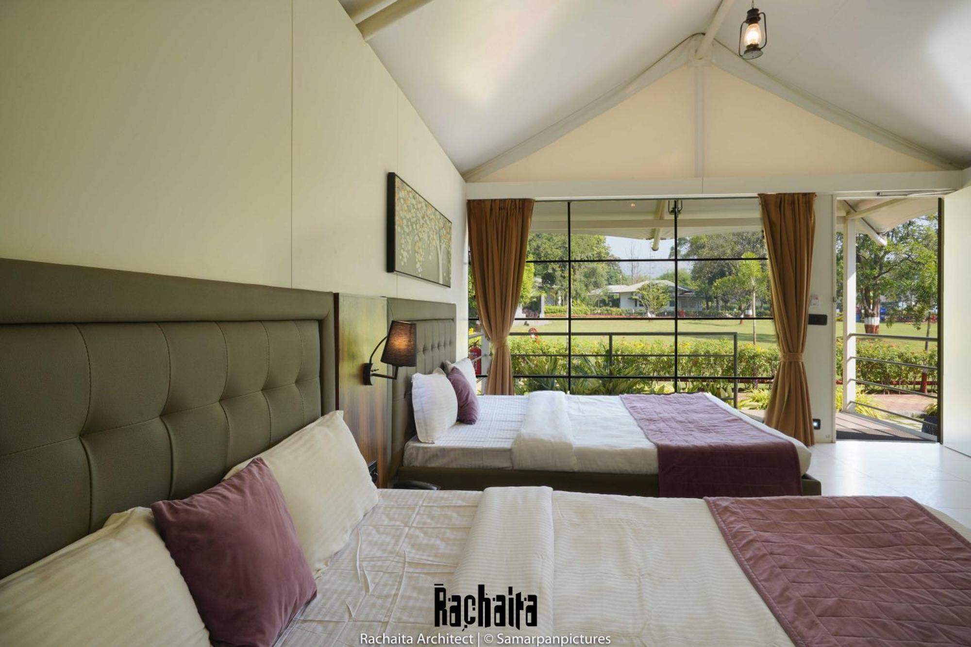 White Feather Resort Kauncha Silvassa Buitenkant foto